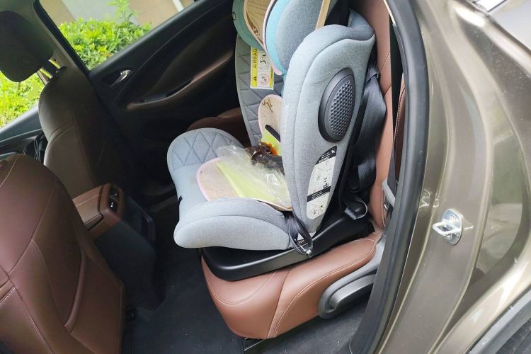 Used Buick Envision 2017 28T Four-Wheel Drive Elite Model Left Rear Seat