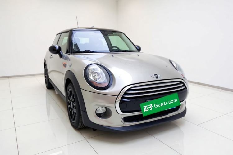 Used MINI 2016 1.5T COOPER Front Right 45 Deg