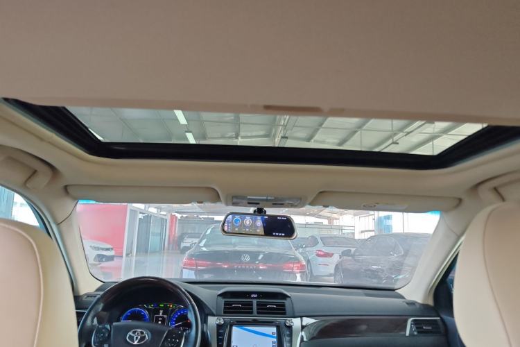 Used Toyota Camry 2015 Dual-Engine 2.5 HG Luxury Navigation Edition