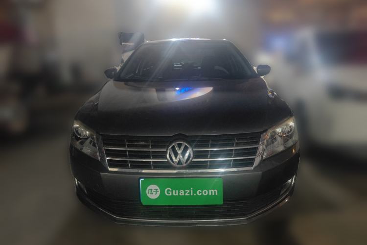 Used Volkswagen Lavida 2013 1.6L Manual Comfort Edition Front