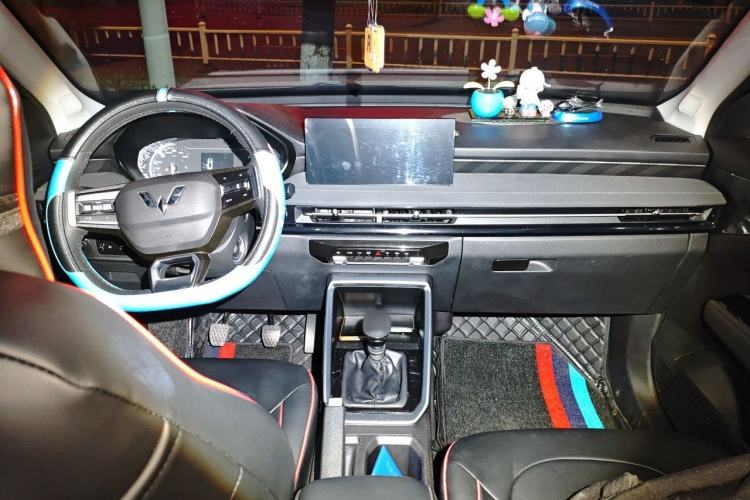 Used Wuling Alvez 2022 1.5L Manual Comfort Version
