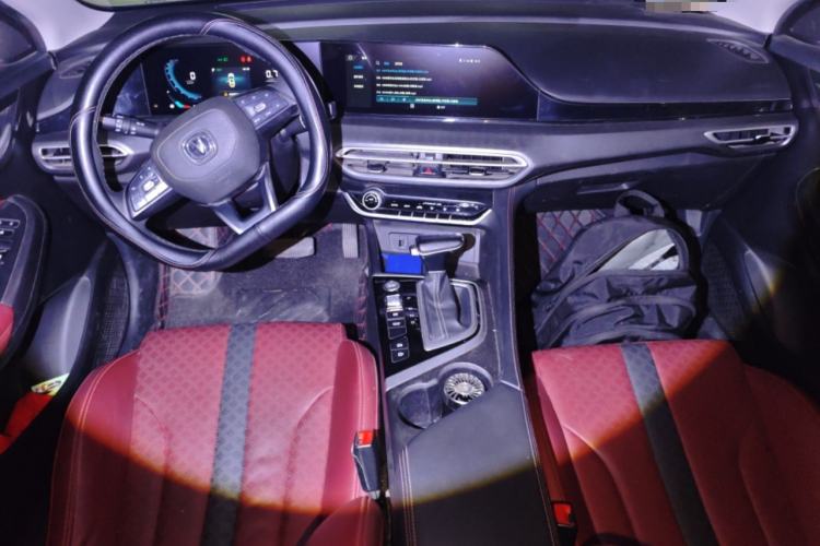 Used CHANGAN Eado 2021 PLUS Blue Whale NE 1.4T GDI DCT Prestige Model Center Console