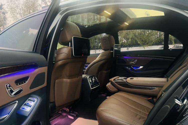 Used Mercedes-Benz S-Class 2018 S 320 L Interior 2