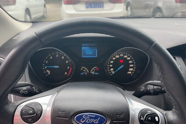 Used Ford Focus 2012 Sedan 1.6L Automatic Fashion Edition