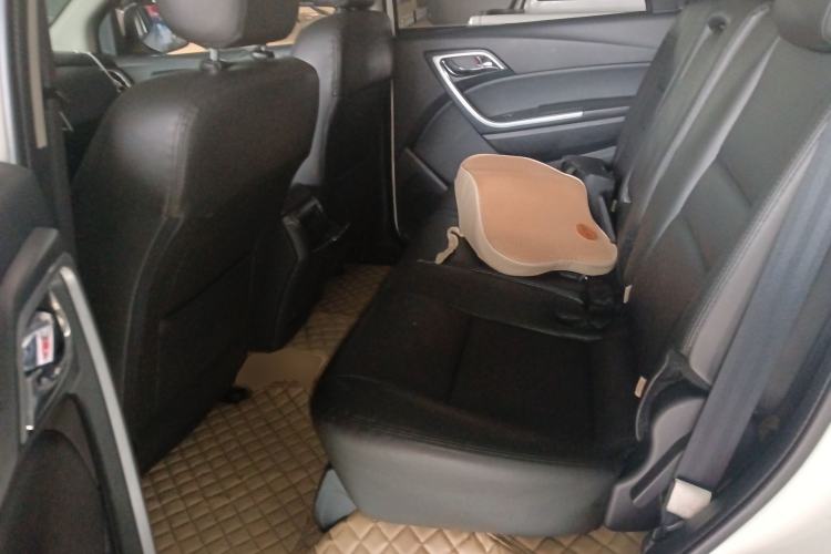 Used JMC Yusheng S350 2013 2.4T Automatic 4x4 Diesel Luxury 5-Seater Left Rear Seat