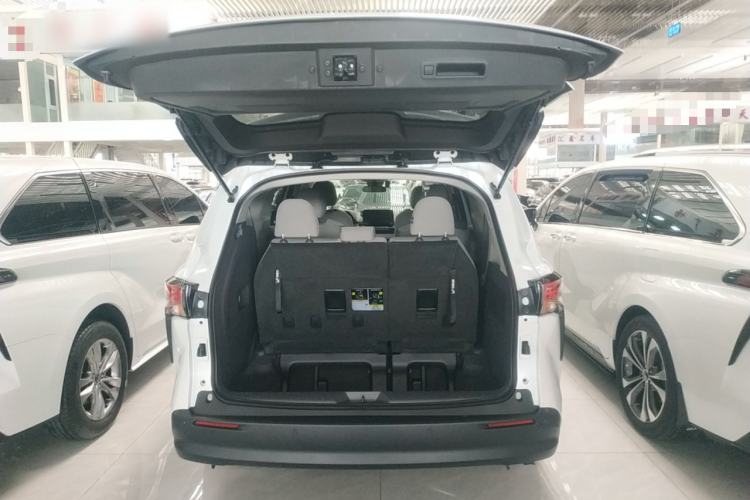 Used Toyota SIENNA 2026 Model 2.5L Dual-Engine Two-Wheel-Drive Comfort Edition Trunk