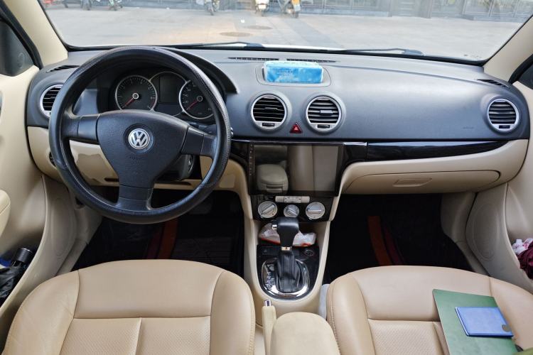 Used Volkswagen Lavida 2008 1.6L Automatic Prestige Edition Center Console