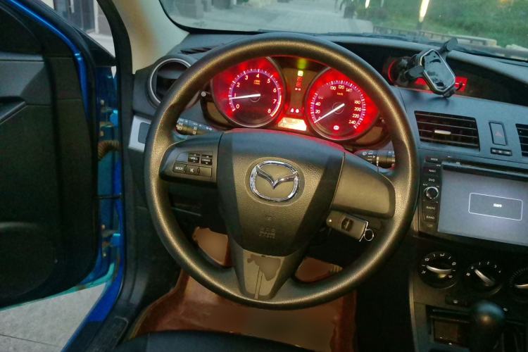 Used Mazda 3 2013 Hatchback 1.6L Automatic Elite Model Steering Wheel