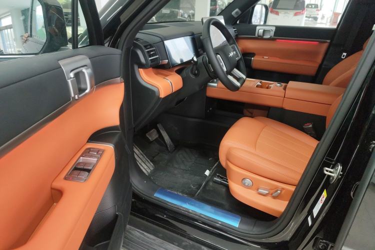 Used Formula Leopard Tai 7 2025 Model 200 km Two-Wheel Drive Max Edition
