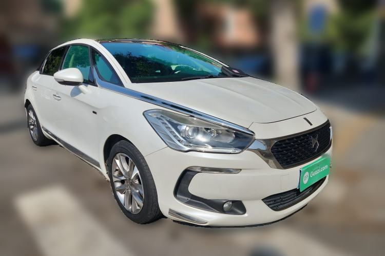 Used DS 5 2015 1.6T Luxury Edition THP160 Front Right 45 Deg