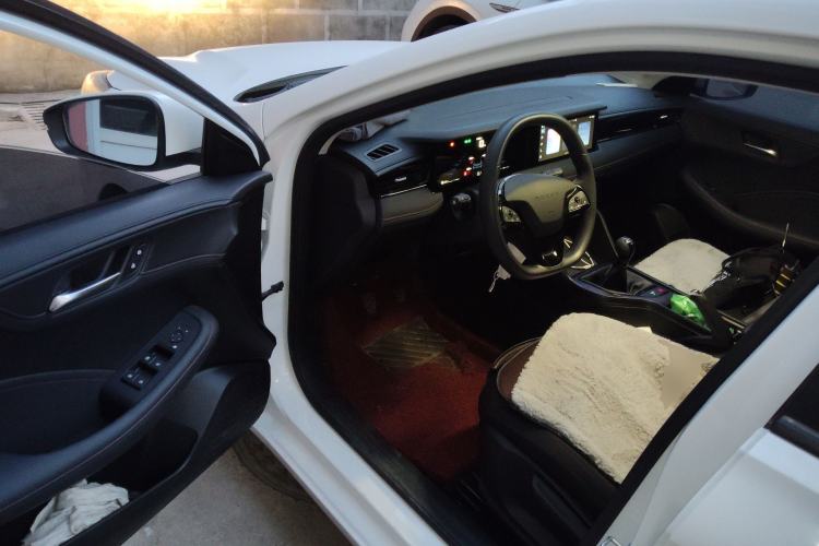 Used Roewe i5 2023 1.5L Manual Comfort Edition
