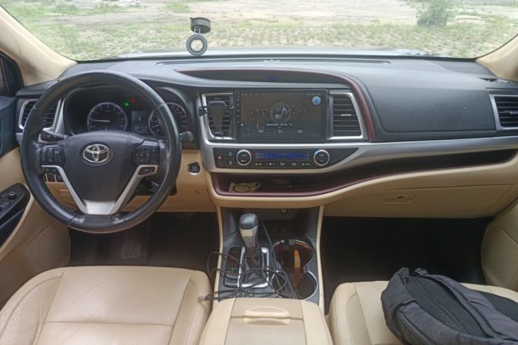 Used Toyota Highlander 2017 2.0T Four-Wheel Drive Luxury Edition 7 Seats Center Console