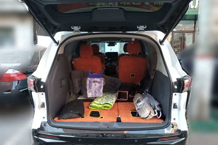 Used Toyota Granvia 2023 2.5L Hybrid Luxury Edition
