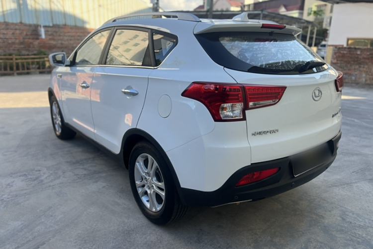 Used Huatai Santa Fe 2016 1.5T Gasoline Manual Two-Wheel Drive Smart Enjoyment i3 Model
