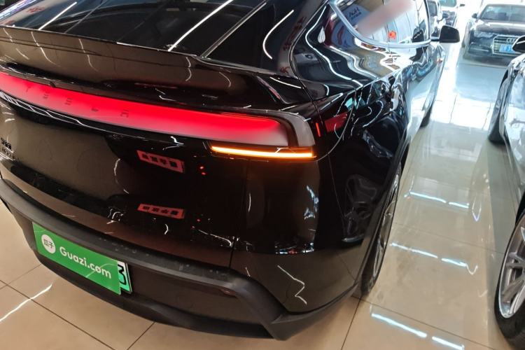 Used Tesla Model Y L 2025 Model Long-Range All-Wheel-Drive Version