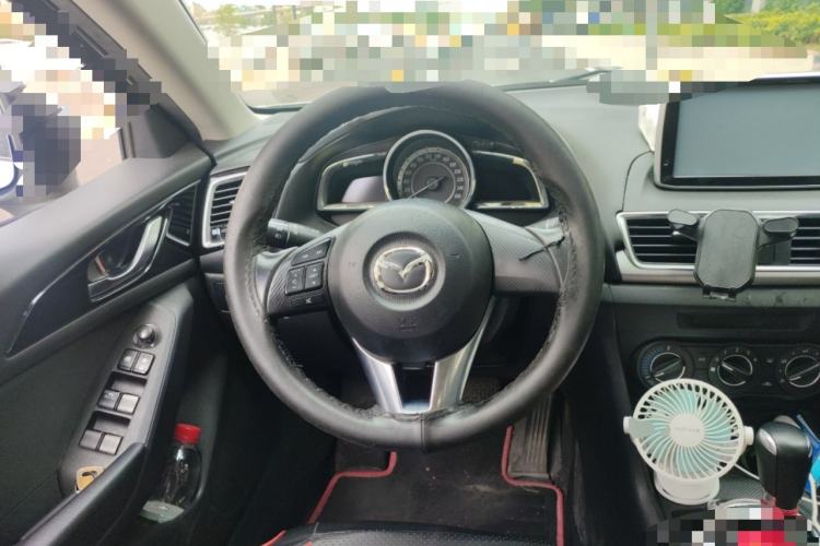 Used Mazda 3 Axela 2016 Sedan 1.5L Automatic Comfort Model
