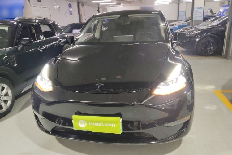 Used Tesla Model Y 2021 Long-Range All-Wheel-Drive Version
