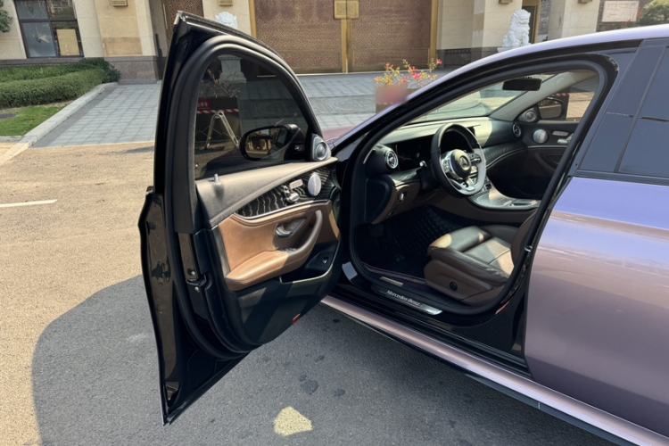 Used Mercedes-Benz E-Class 2019 E 200 L Sport 4MATIC Interior 4