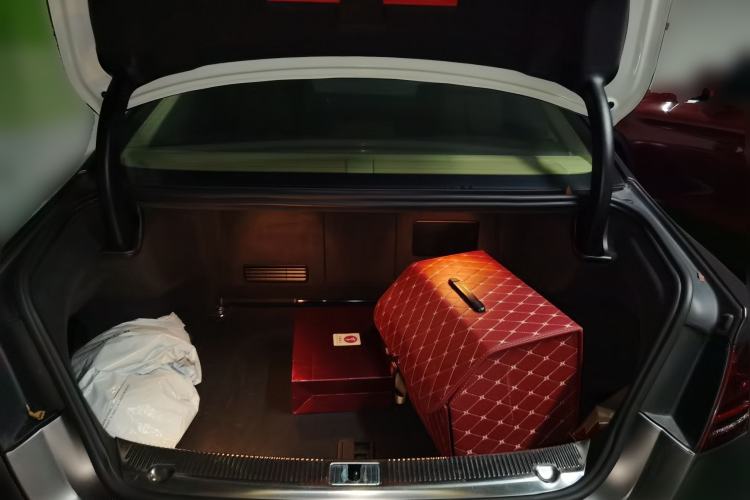 Used Audi A8 2013 A8L 45 TFSI quattro Comfort model
