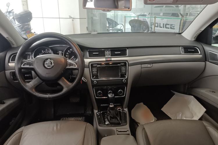 Used Skoda Superb 2013 1.4 TSI DSG Prestige Edition Center Console