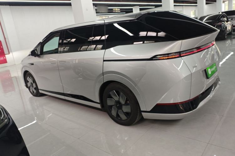 Used XPeng X9 2024 702 Ultra-Long Range Max