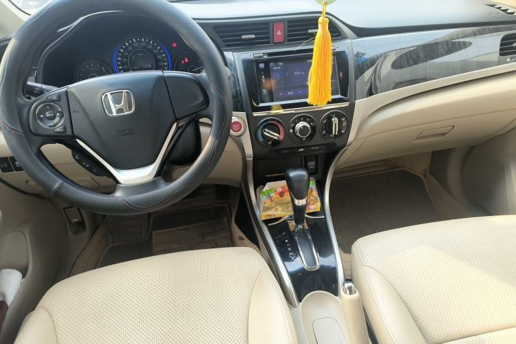 Used Honda Crider 2013 1.8L automatic luxury edition

