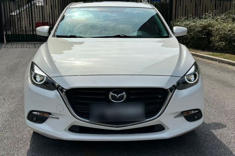 Used Mazda Mazda 3 Axela 2017 Hatchback 2.0L Automatic Luxury Model Emission Standard China V