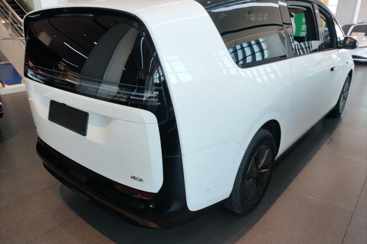 Used Li Auto MEGA 2025 Ultra Smart Refreshed Edition