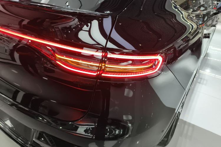 Used Hima Luxeed R7 2026 Model Pure Electric Ultra Right Rear Taillight