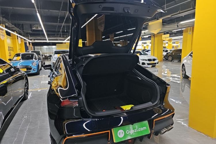 Used CHANGAN UNI-V 2024 2.0T High-Performance Version Trunk