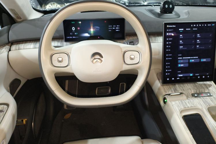 Used Nio ET7 2022 100 kWh Steering Wheel