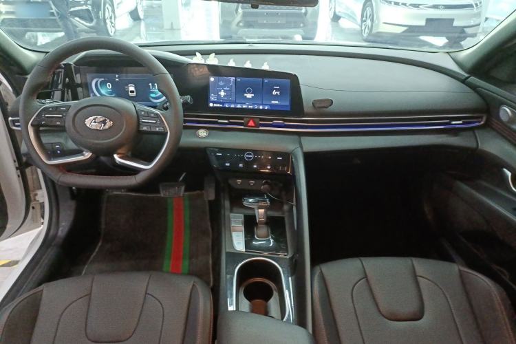 Used Hyundai Elantra 2022 1.5L CVT 20th Anniversary Edition
