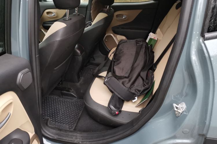 Used Jeep Renegade 2016 2.0L Automatic Four-Wheel Drive 75th Anniversary Tribute Edition Left Rear Seat