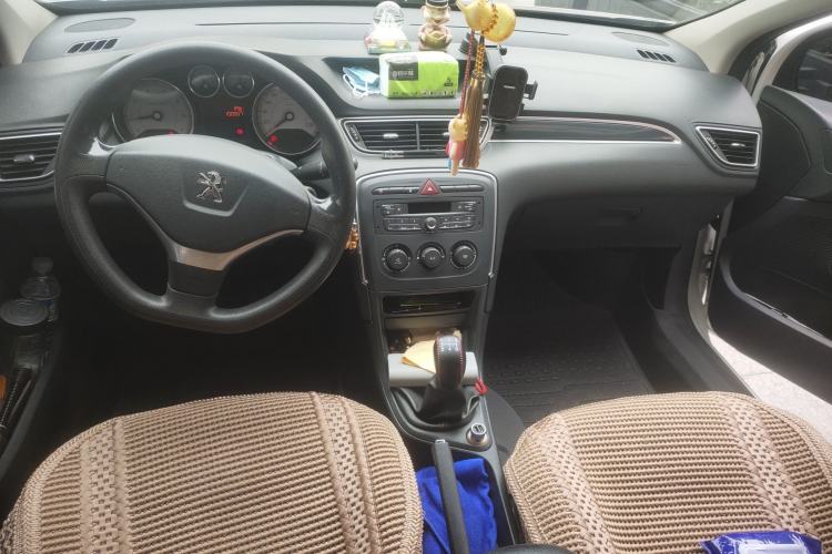 Used Peugeot 308 2014 Enjoy Edition Classic 1.6L Manual YouShang Model Center Console