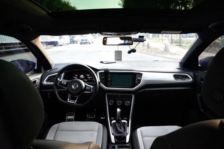 Used Volkswagen T-ROC 2020 280TSI DSG Two-Wheel Drive R-Line Pro
