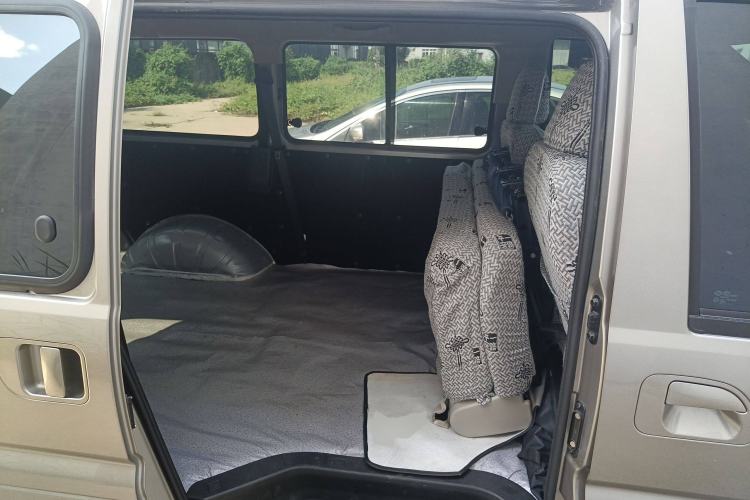 Used FORTHING Lingzhi 2023 M5 1.6L Practical Model 5 Seats Left Rear Seat