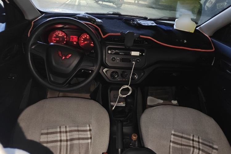 Used Wuling Hongguang 2021 1.5L S Base Version LAR Center Console