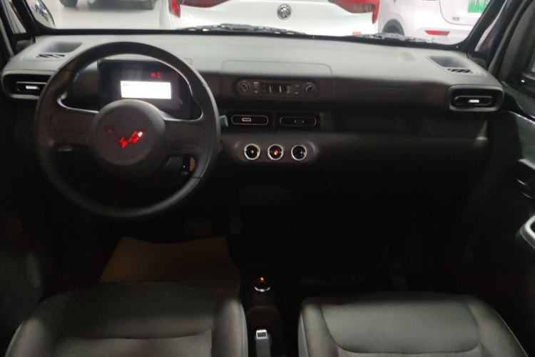 Used Wuling Zhiguang New Energy 2025 Comfort Model Center Console