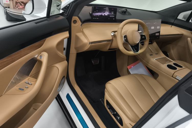 Used Hima Luxeed R7 2024 Pure Electric 667km Pro Interior 3