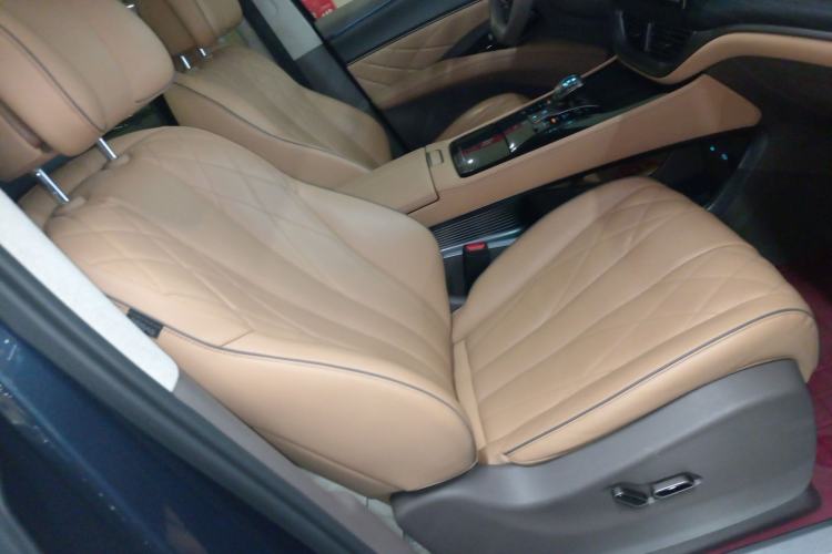 Used Denza D9 2022 DM-i 970 Four-Wheel Drive Flagship Model