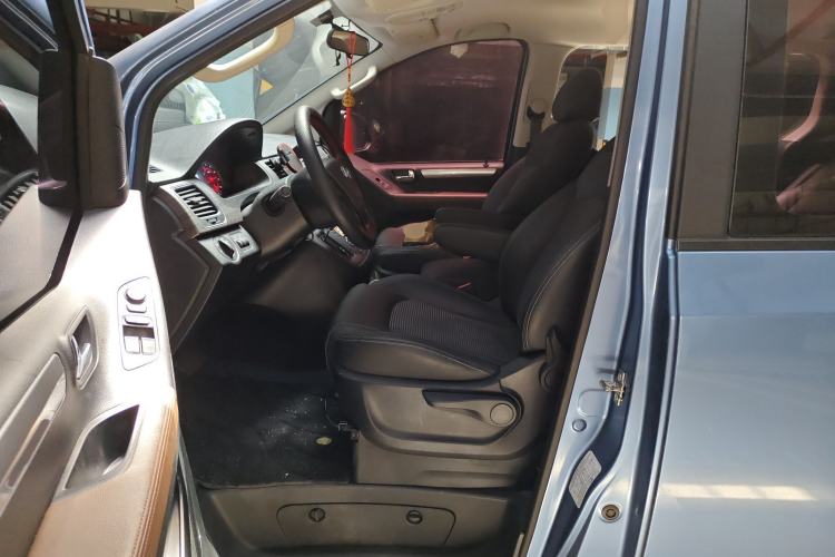 Used SAIC MAXUS G10 2016 2.0T Automatic Elite Edition Left Front Seat