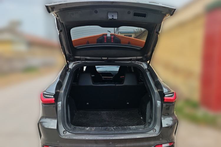 Used CHANGAN OSHAN X5 2022 Sport Edition 1.5T DCT Cyclone Assault Trunk