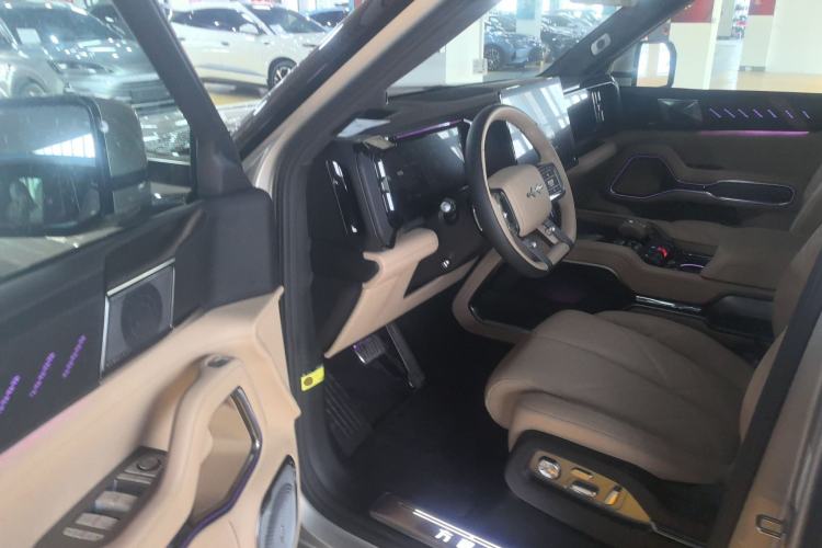 Used Formula Leopard 8 2025 Smart & Brave Flagship Edition 7 Seats