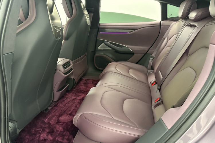 Used Xiaomi Auto SU7 2024 Four-Wheel Drive Ultra-Long Range Advanced Intelligent Driving Max Edition Interior 3