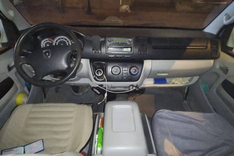 Used Jinbei Hiace 2016 2.0L Luxury Version V19 Center Console