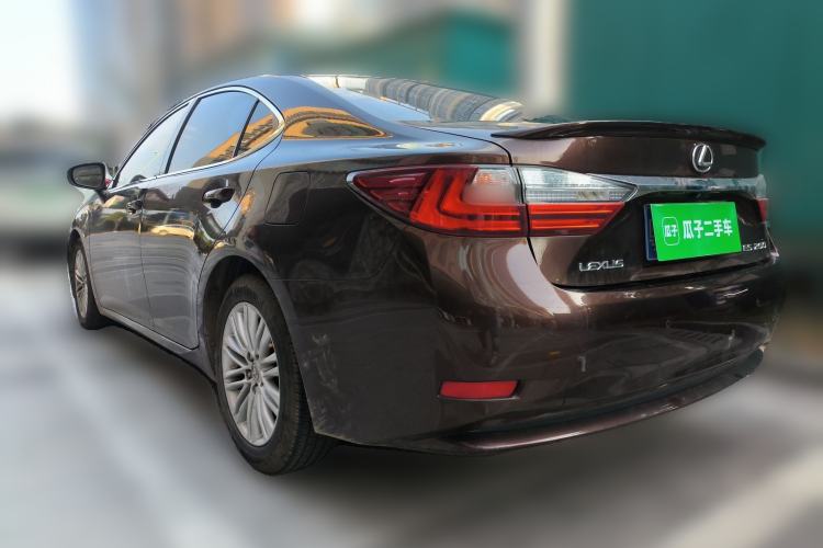 Used Lexus ES 2017 200 30th Anniversary Edition Rear Left 45 Deg