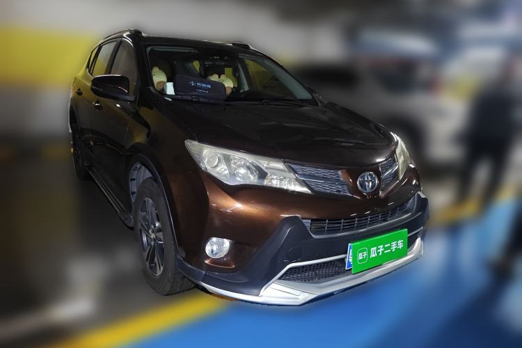 Used Toyota RAV4 2015 2.0L CVT Two-Wheel Drive Fashion Edition