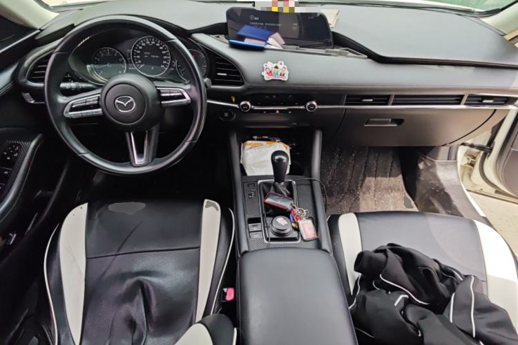 Used Mazda 3 Axela 2021 2.0L Automatic ZhiXuan Edition Center Console