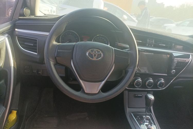 Used Toyota Corolla 2014 1.6L CVT GL-i Steering Wheel