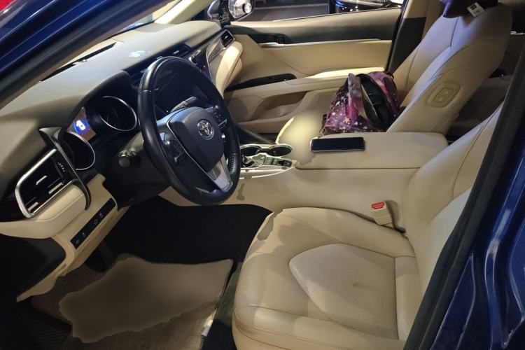 Used Toyota Camry 2019 Dual-Engine 2.5 HG Luxury Edition China VI Standard